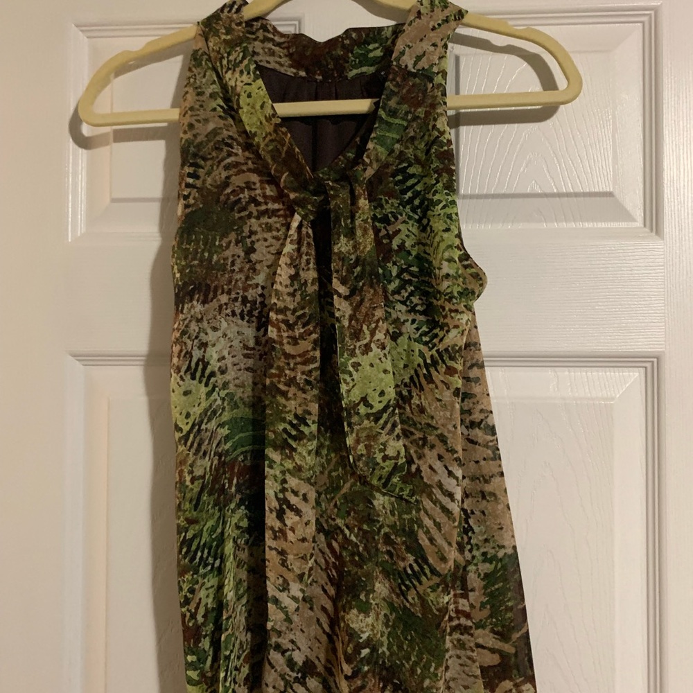 Sleeveless blouse
